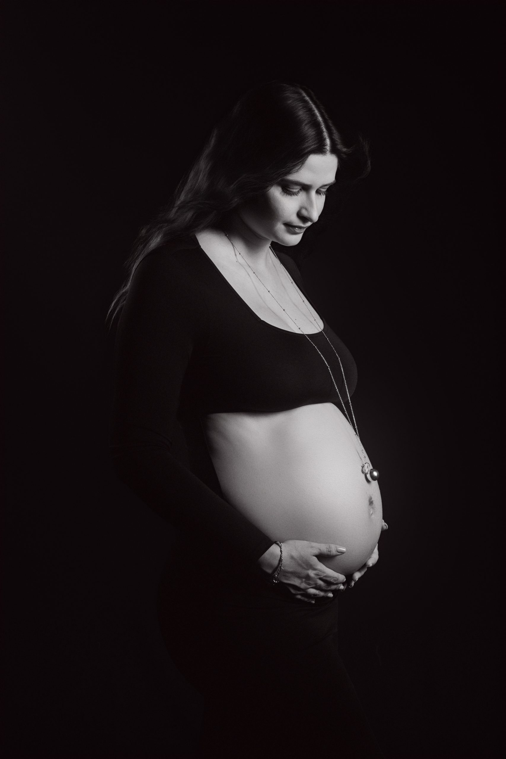 Photographe Séance photo de grossesse en studio à La Seyne-sur-Mer